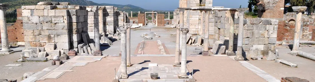 Colina de Ayasuluk — Basílica de São João e Castelo de Selçuk, Izmir