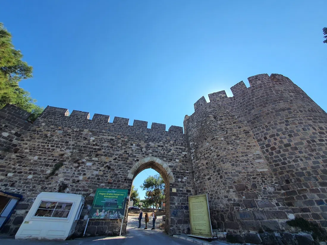 Kadifekale (Fløjlsslot), Izmir