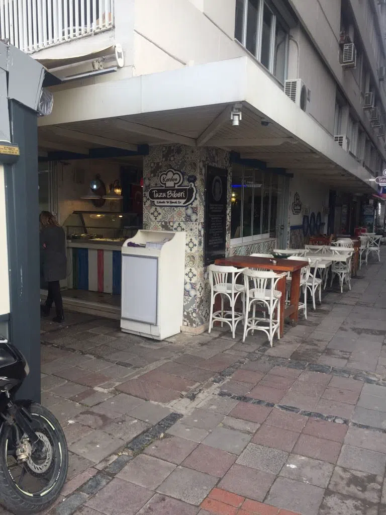 Tuzu Biberi Kordon, Izmir