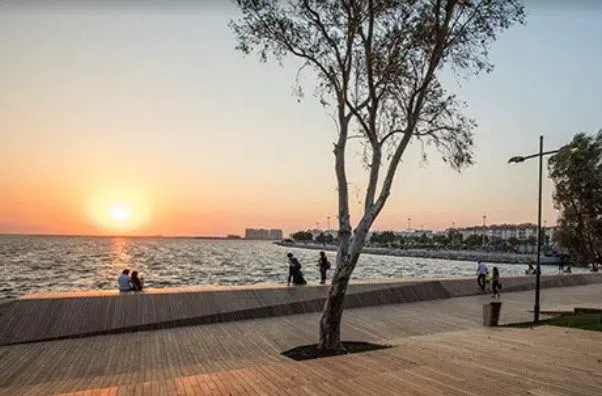 Bostanlı Sunset Lounge (Bostanlı Günbatımı Seyir Terası), Izmir