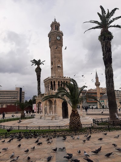 Kemeraltı Street Food Crawl