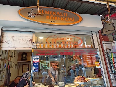 Tarihi Kemeraltı Börekçisi