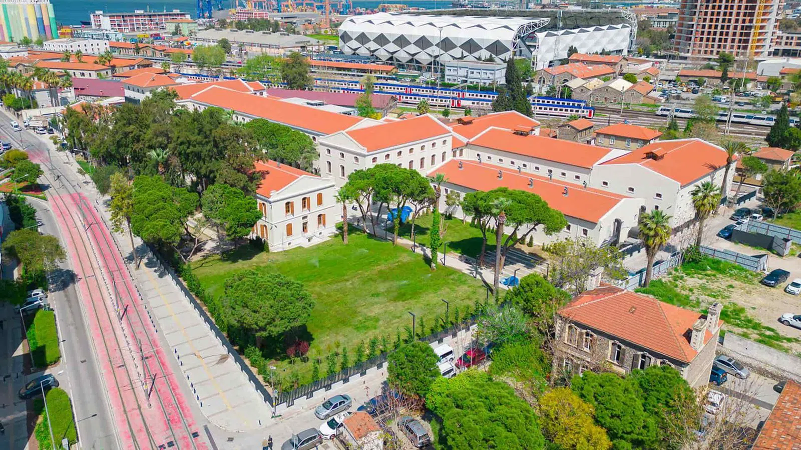 Fábrica de Cultura e Artes de Esmirna (İzmir Kültür Sanat Fabrikası), Esmirna