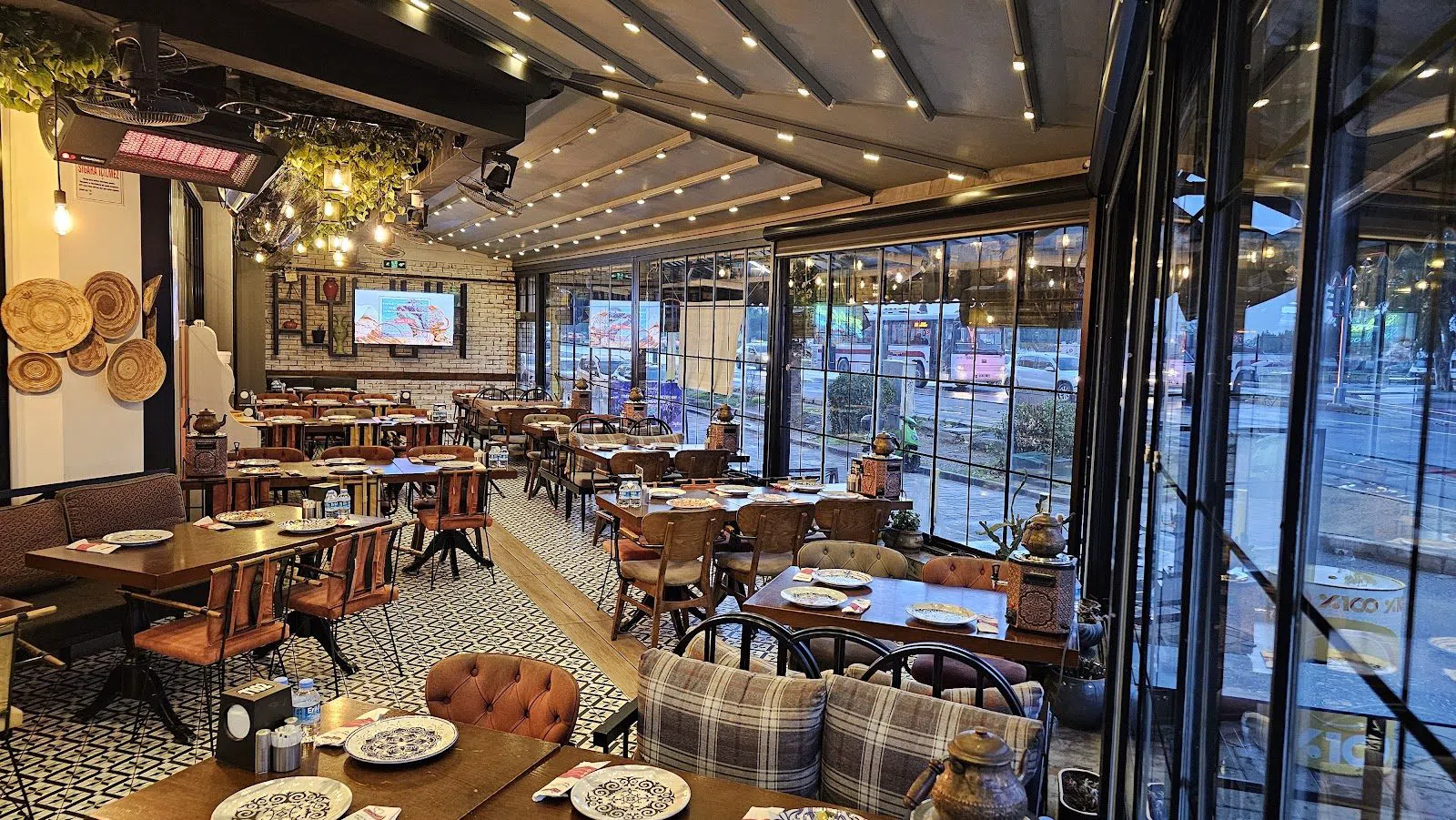 Nuvia Bostanlı Kitchen & Bar, Izmir